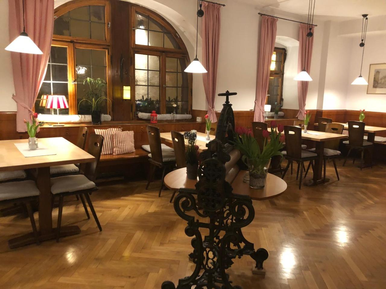 Gasthof Baeren Ochsenfurt Eksteriør billede